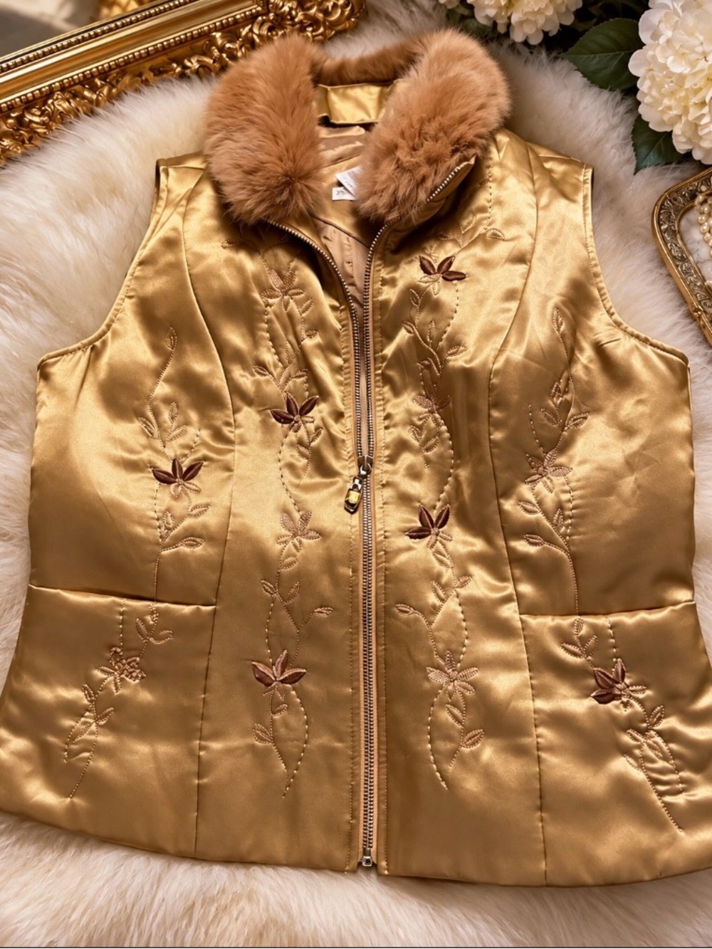 Gold Embroidered Rabbit Collar Vest Jacket - Women's SETA MAX 100% silk
